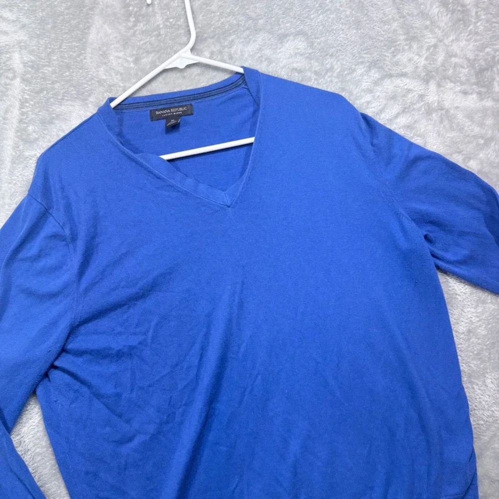Banana Republic V-Neck Sweater Mens XL Blue Luxury Blend Silk Cotton Cashmere